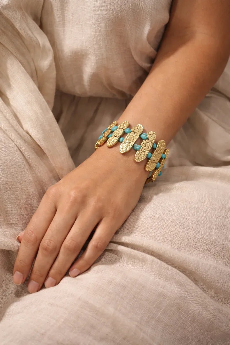 Turquoise Accent Textured Link Bracelet – Gold - ELLY