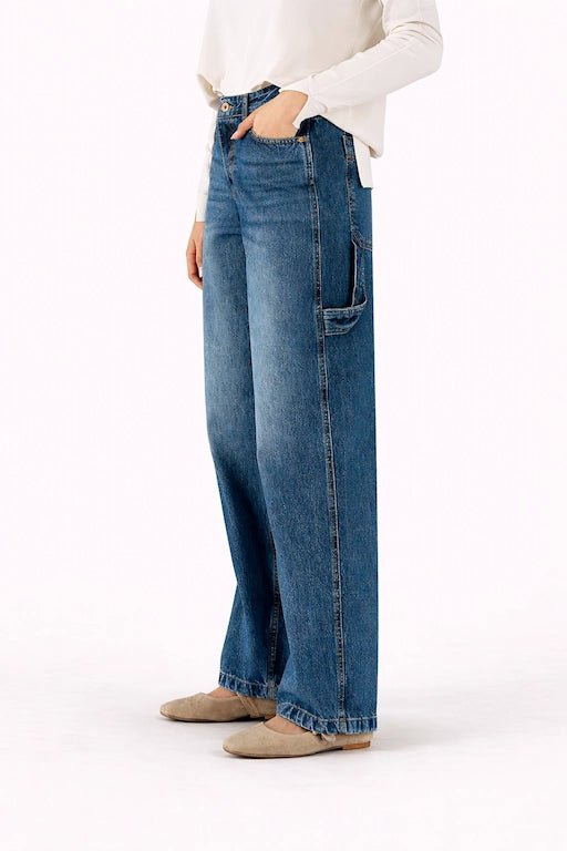 Wide - Leg Frayed Hem Jeans - ELLY