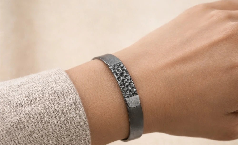 Black color rhodium coated brass bracelet  - ELLY