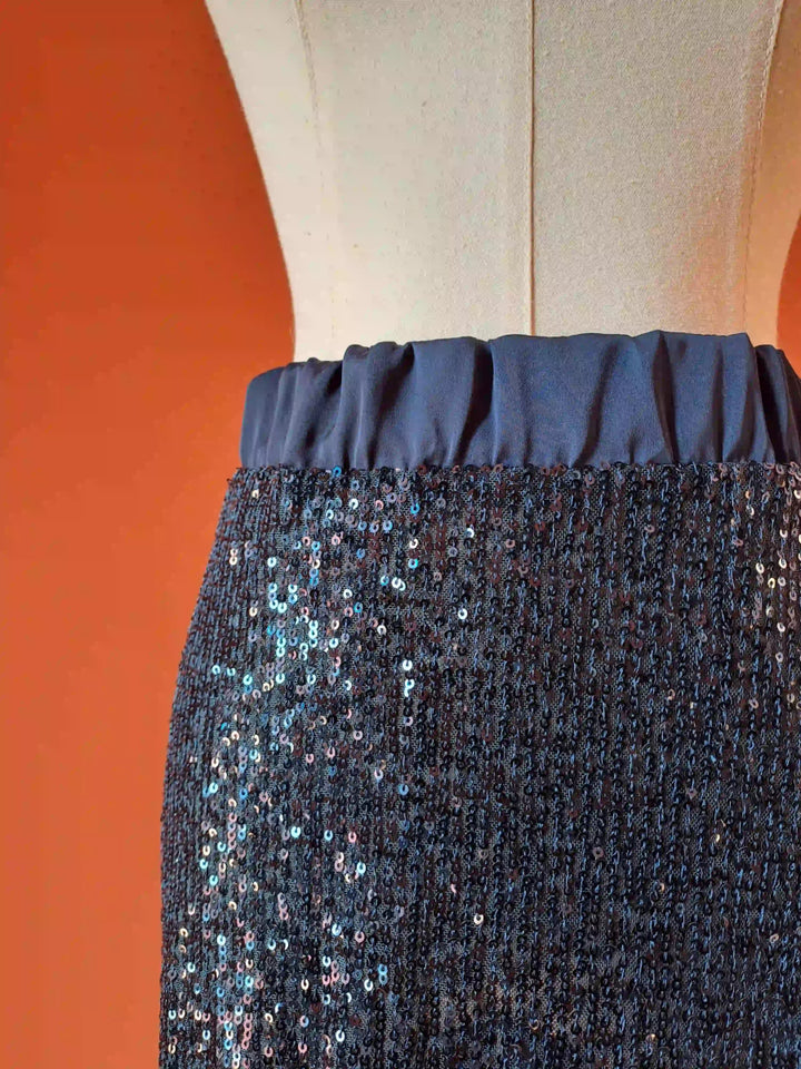 Elegance in Motion Skirt - Paillettes Navy Blu - ELLY