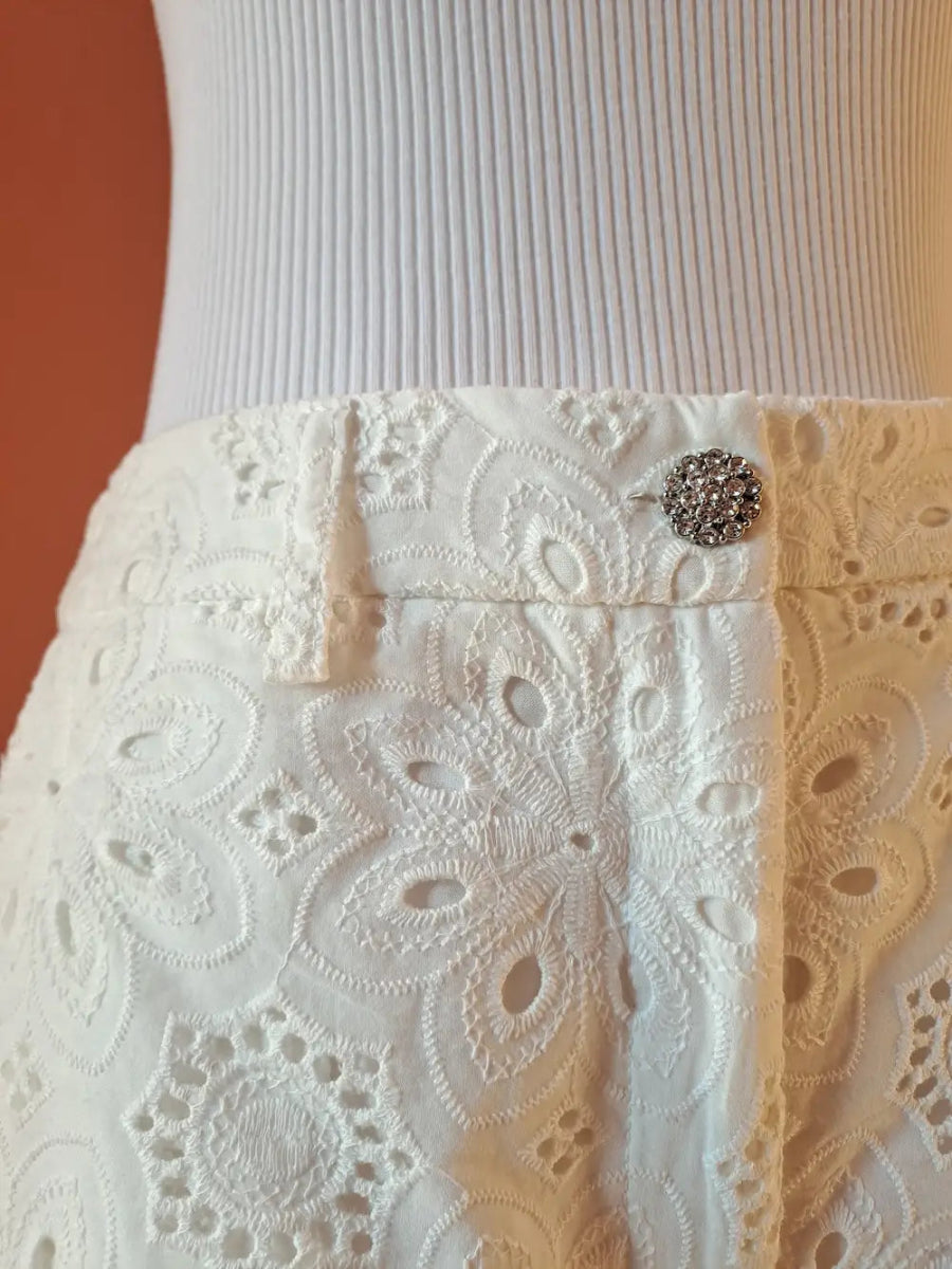 Eyelet Embroidered Shorts – Bianco - ELLY
