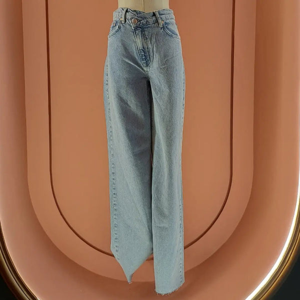 High - Waisted Straight - Leg Light Wash Jeans - ELLY