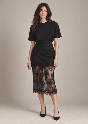 Olga Black T-Shirt – Nero in Nero, full-length view on model showing the upper garment silhouette