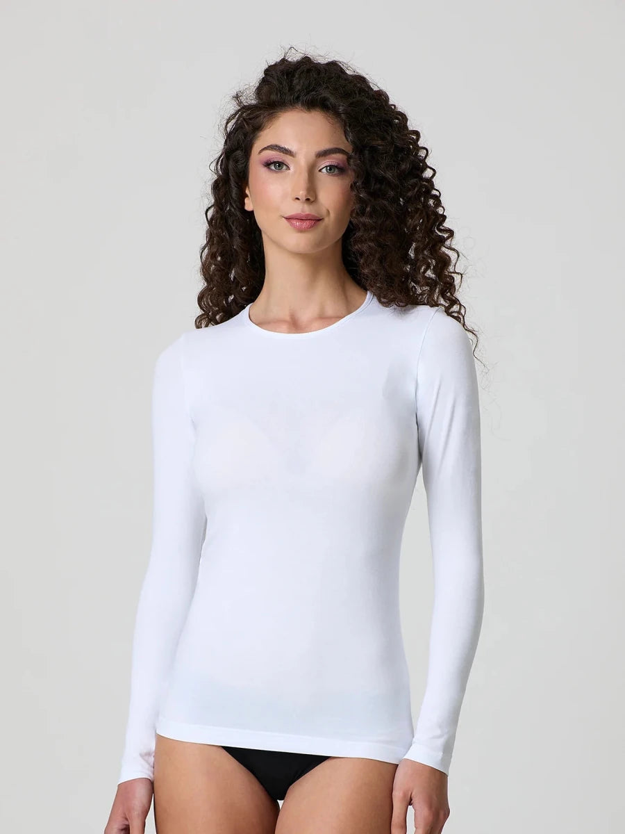 White stretch-cotton crew-neck long-sleeve top, fitted front view