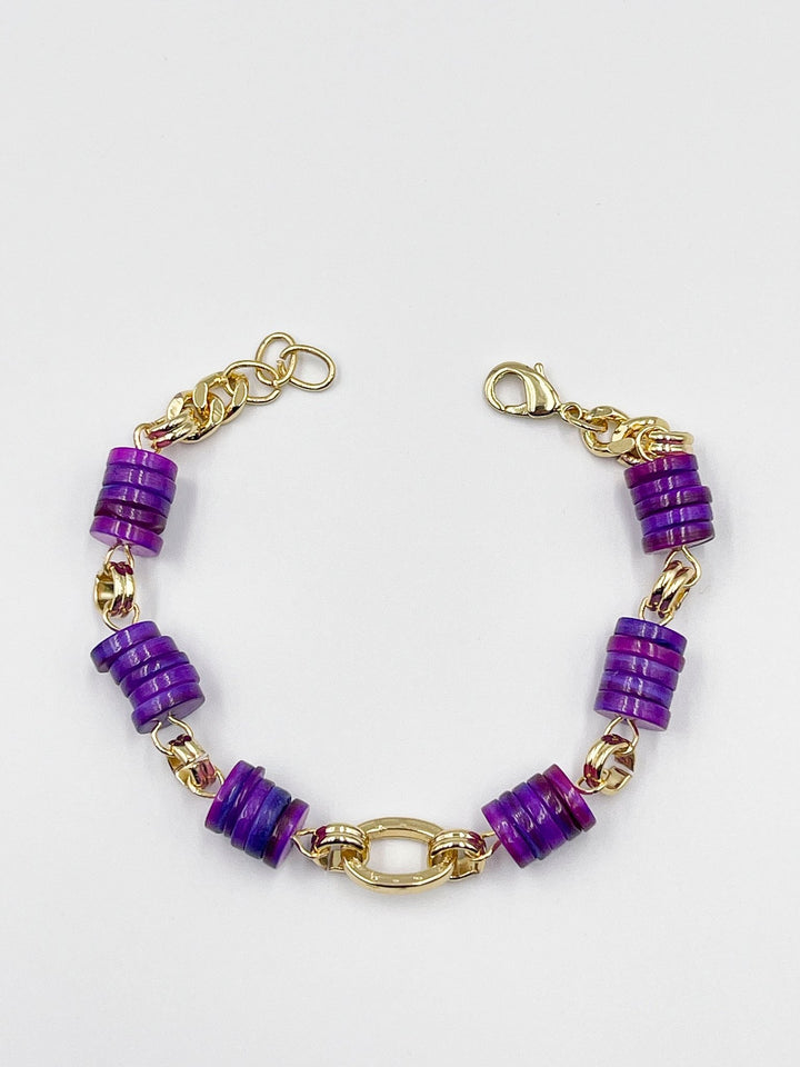 Stunning bracelet, featuring an 18-karat gold-plated chain and gorgeous colored nacre stone - ELLY