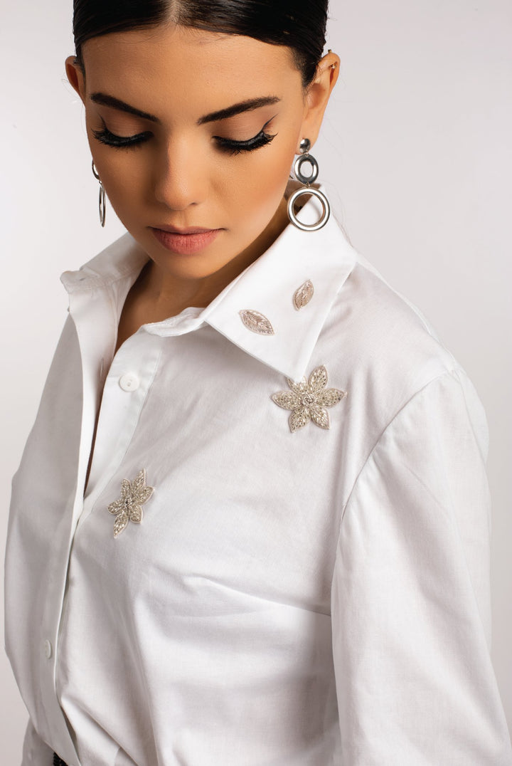 White Shirt with Flower Embroidery on the Collar - ELLY